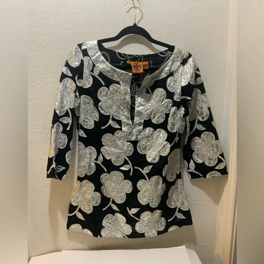 Tory Burch Rochelle Top in Black and Silver size 10